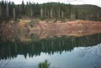Baignade dans une ancienne mine de bauxite