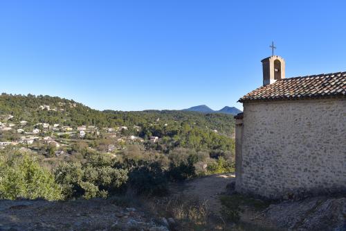 Photo 1 - VARAGES : village perché provençal