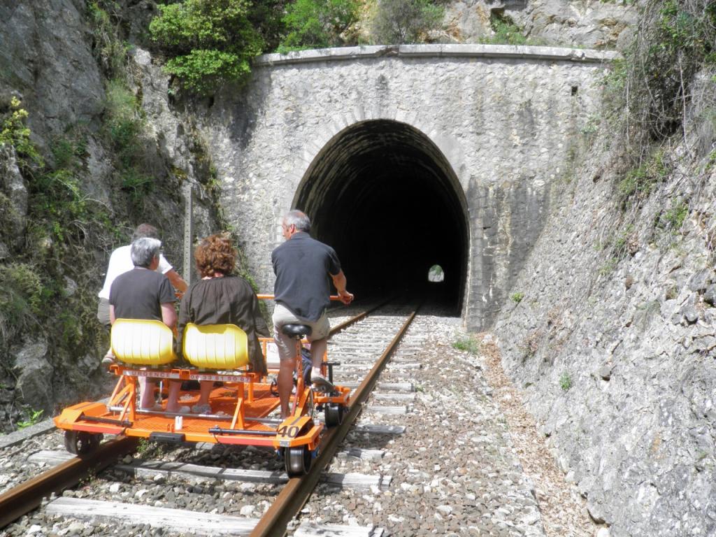 Vélorail de la Sainte Baume Activités et Loisirs à Pourcieux Office