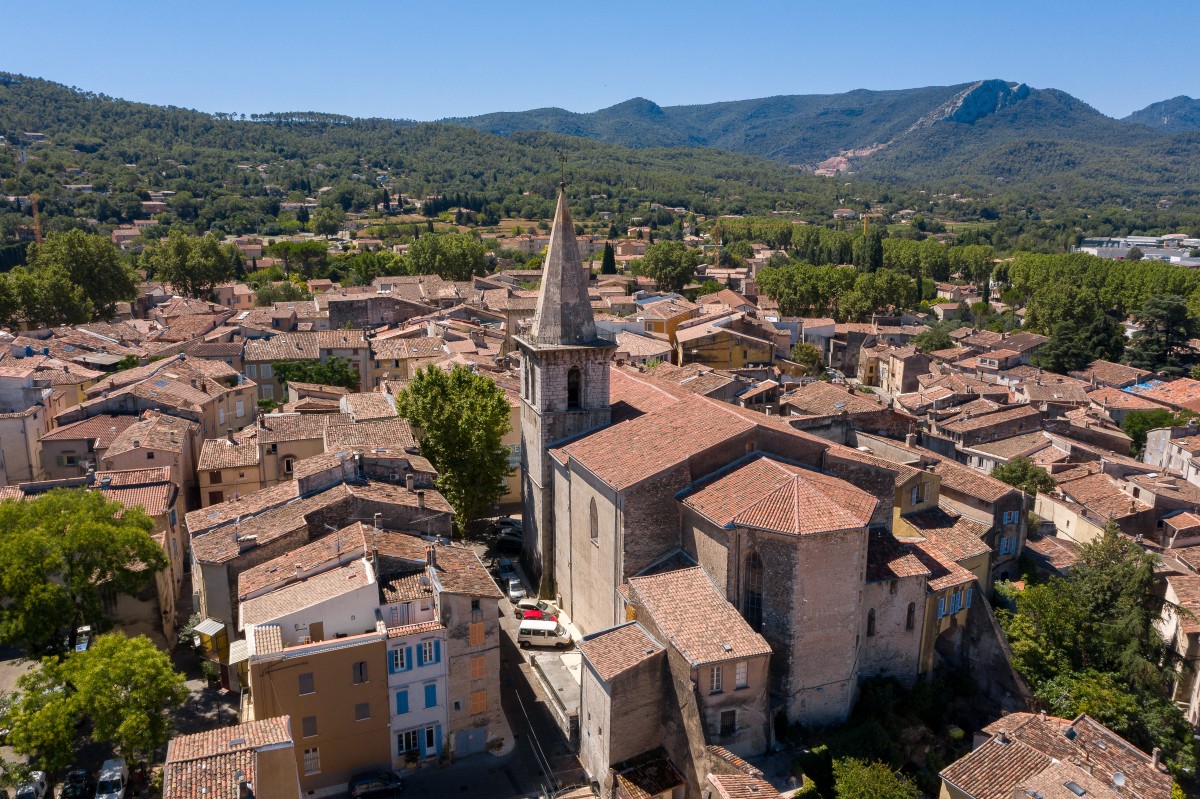 Suivez-moi, je vous « Comte » Brignoles 