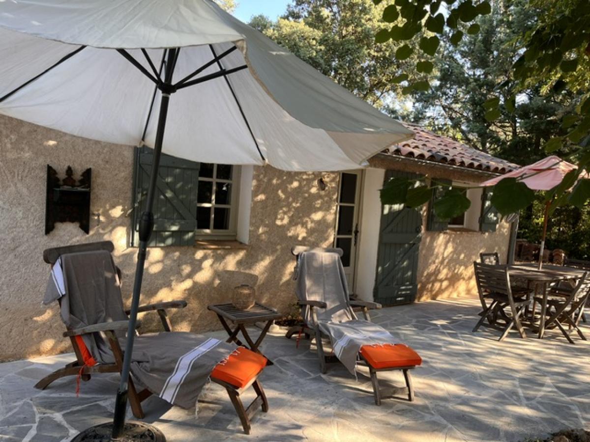 Le Cabanon : Location Vacances à Cotignac