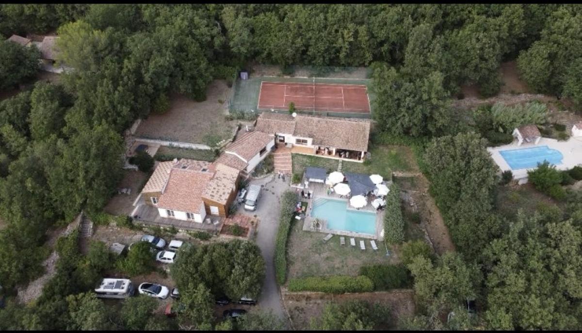 La Maison Papillons : Location Vacances à Néoules