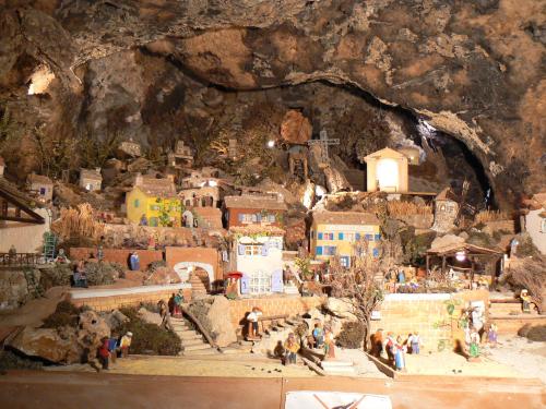 VINS SUR CARAMY : Dansons la Pavane !